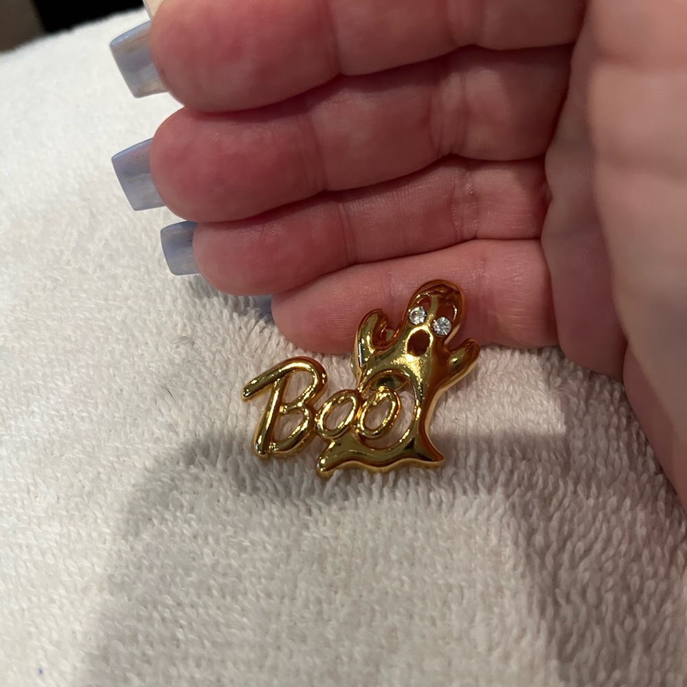 Avon goldtone gleeful ghost pin